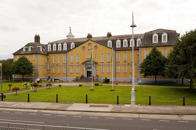 Dr_Steevens_Hospital_Dublin.jpg